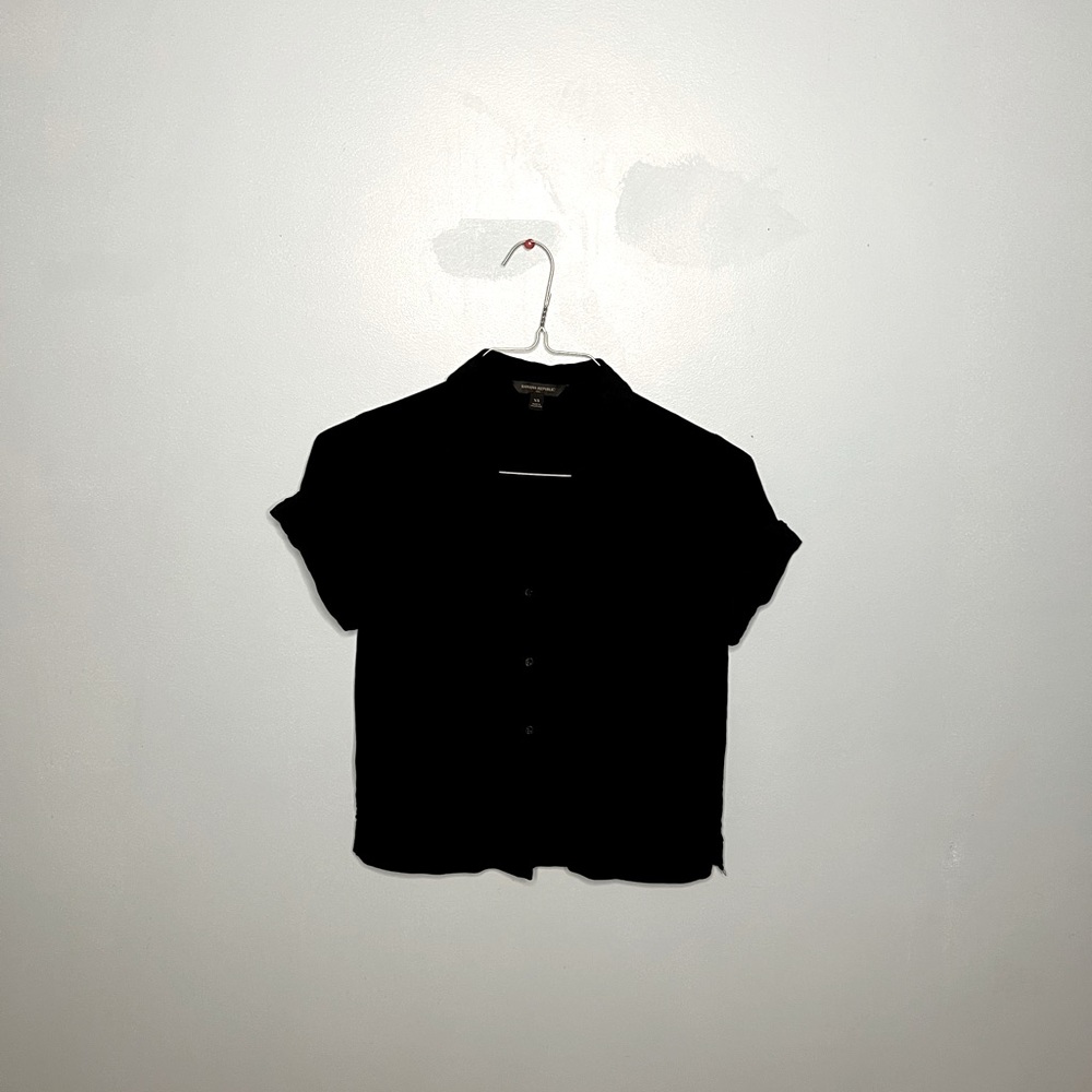 XS Banana Republic button up top.